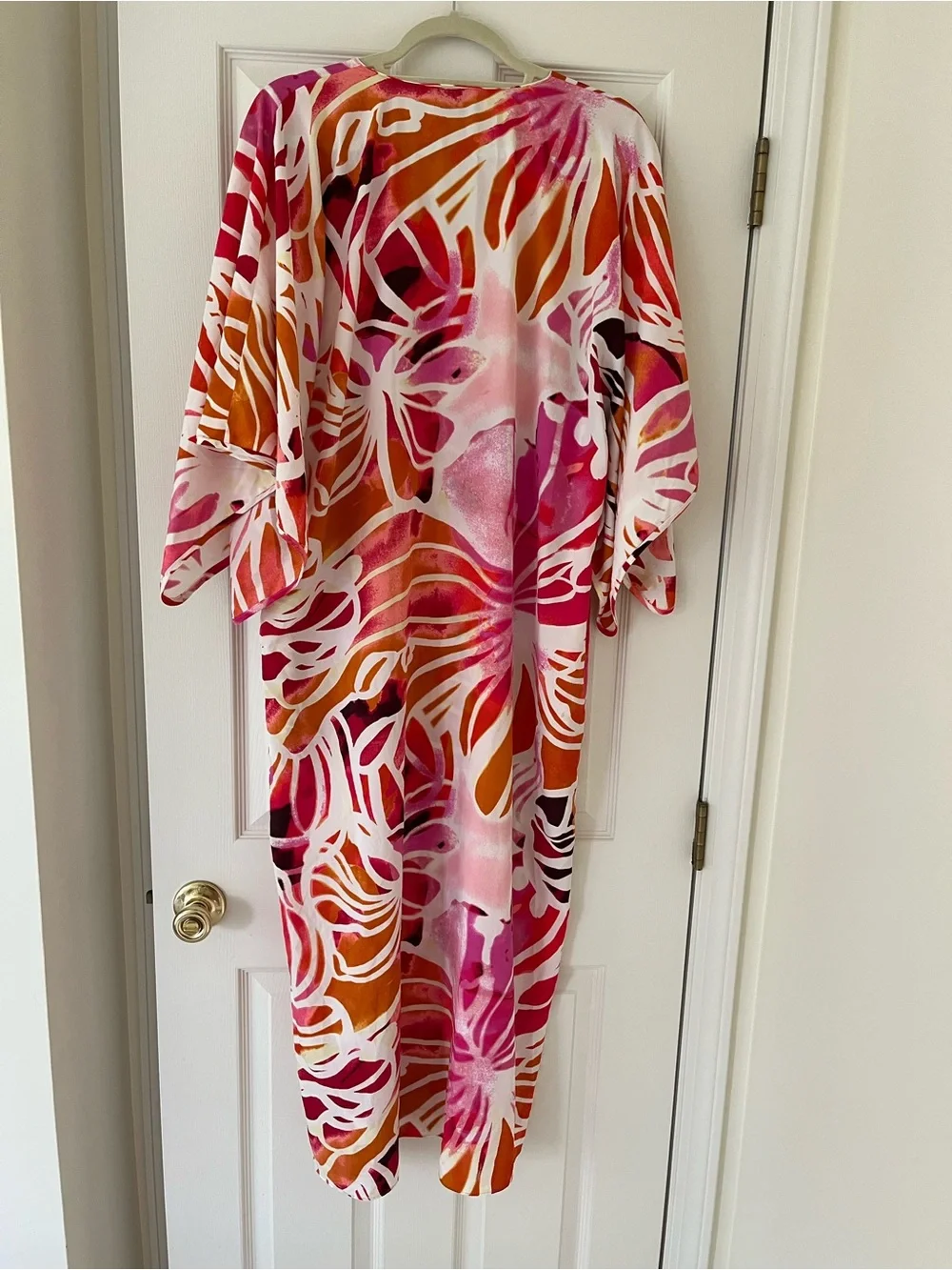 Natori satin neck